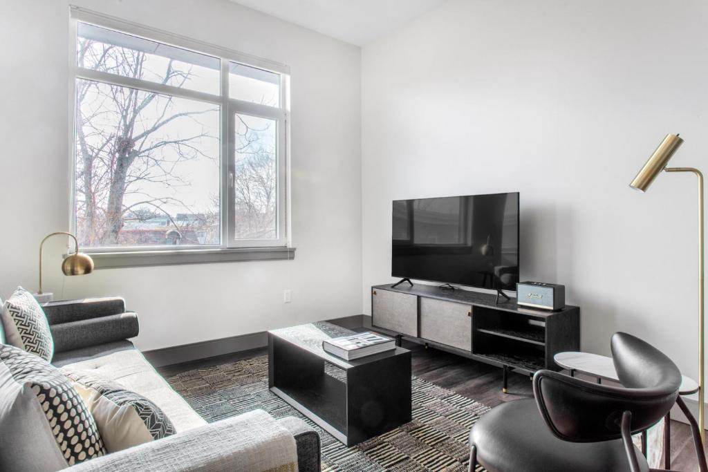 New build Sommerville 2BR w Rooftop WD in unit BOS-364
