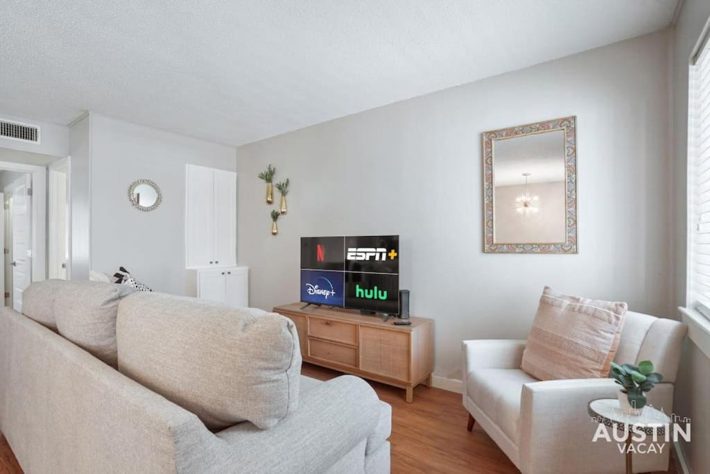 Cook and Gather Around in a Fully Equipped Apartment photo 2