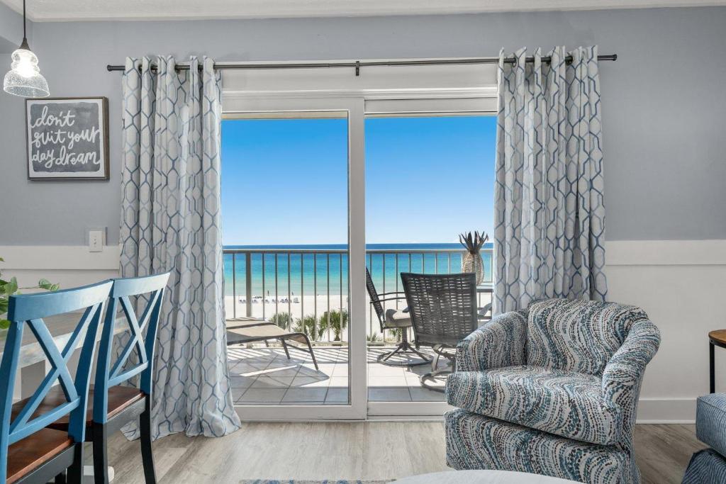 Summit 510 Sleeps 8 image