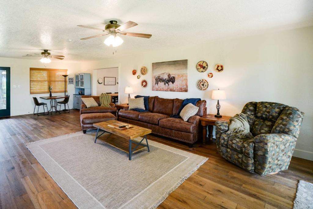 Spacious Country Home Near Ft Sill and Medicine Park photo 4