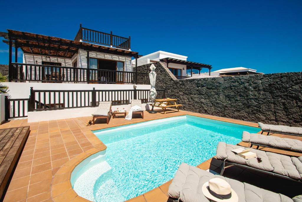 Villa Cavendish with sea views and heatable pool close to Flamingo Beach photo 3