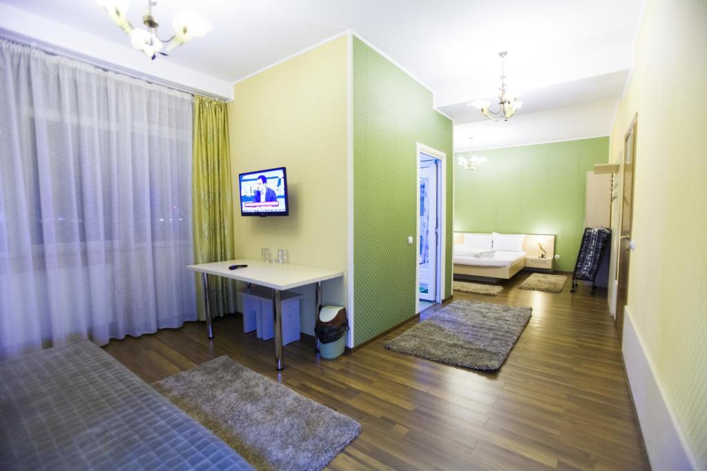 Hotel La Gil - Tap to explore photos