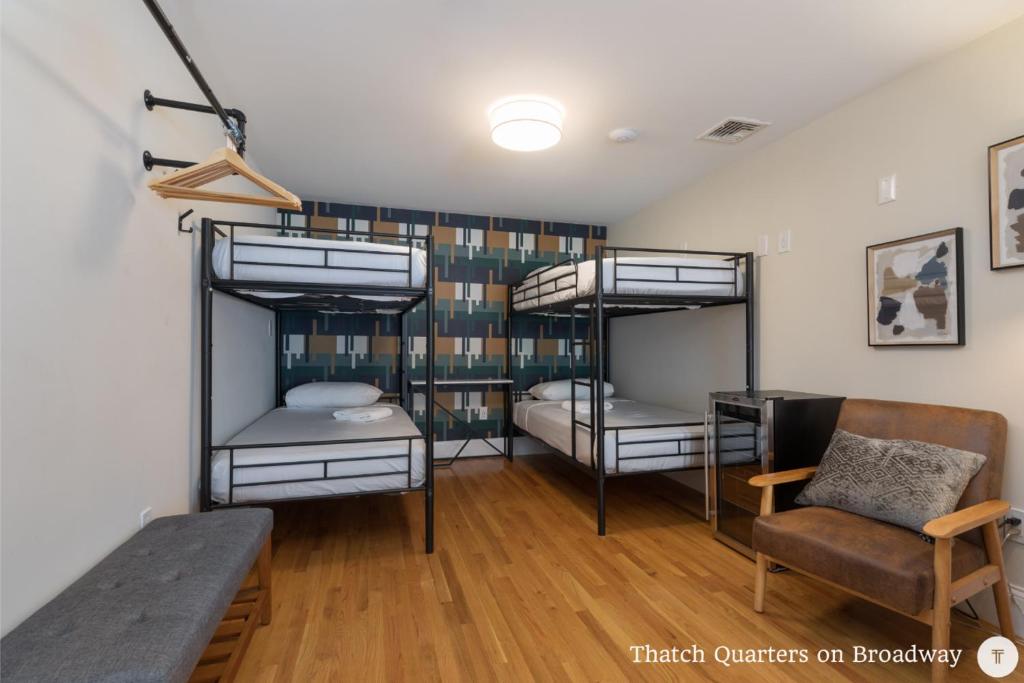 West Broadway Quarters by Thatch photo 2