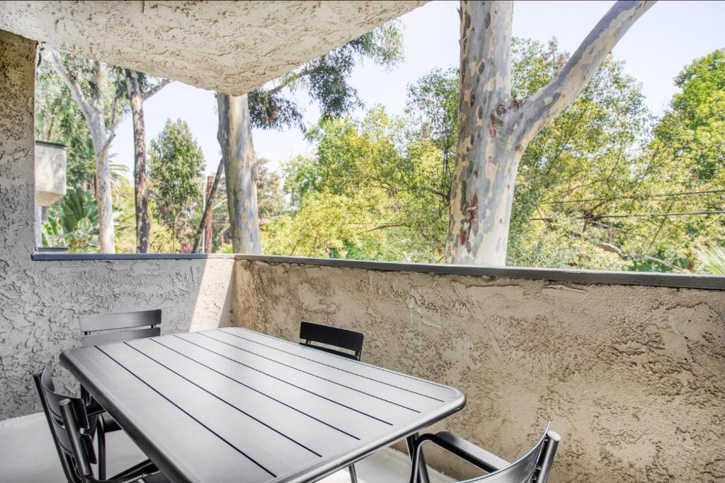 Pasadena 2BR w Gym Pool nr Colorado Ave LAX-864 photo 3
