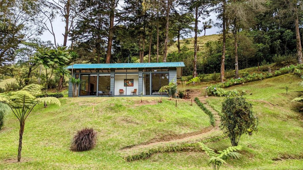 UNFORGETTABLE PLACE,Monteverde Casa Mia near main attractions and town photo 2