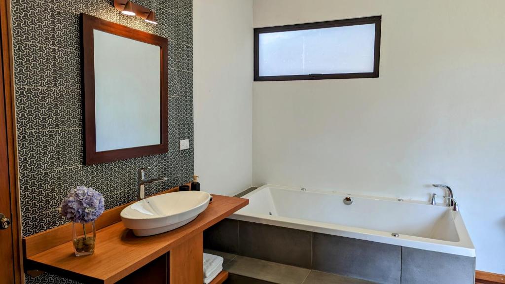 UNFORGETTABLE PLACE,Monteverde Casa Mia near main attractions and town photo 4