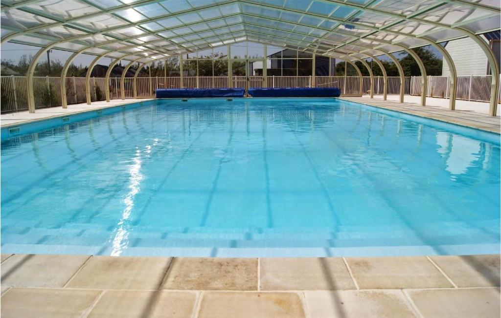 Amazing Home In Grandcamp-maisy With Outdoor Swimming Pool, Heated Swimming Pool And 3 Bedrooms photo 3