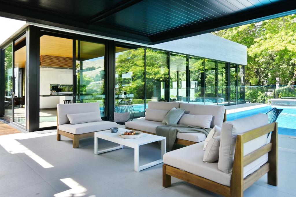 Bridle Path Retreat - Christchurch Holiday Homes photo 1