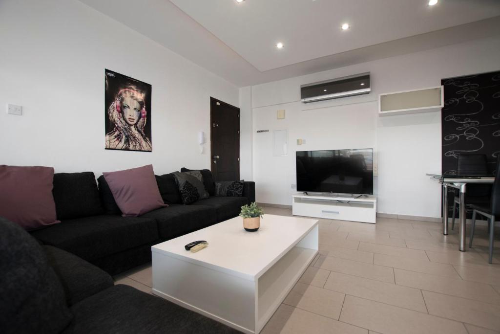 Glabur Stays - The Amazing 2 BDR - Nicosia City, Free Parking & WiFi photo 2