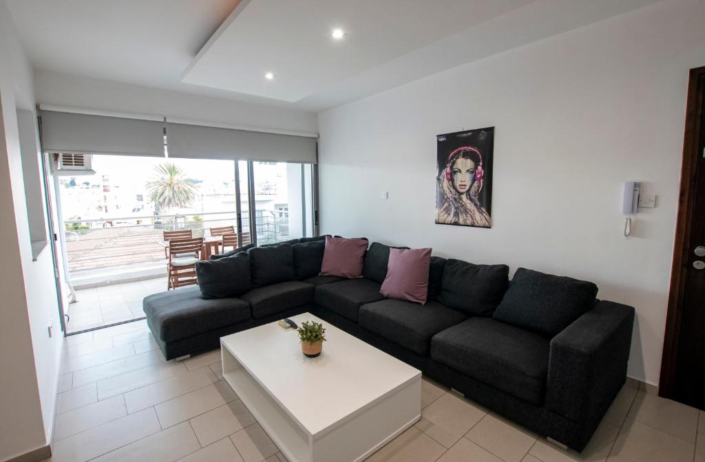 Glabur Stays - The Amazing 2 BDR - Nicosia City, Free Parking & WiFi photo 1