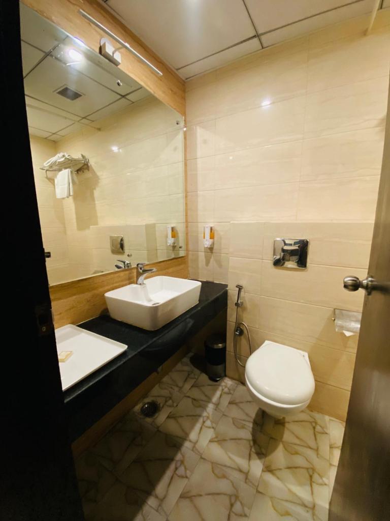 Hotel SS Grandeur photo 4