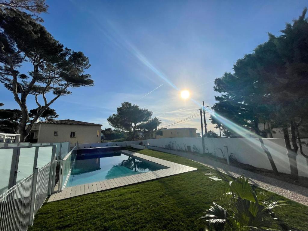 Appartement T2 piscine et plage photo 1