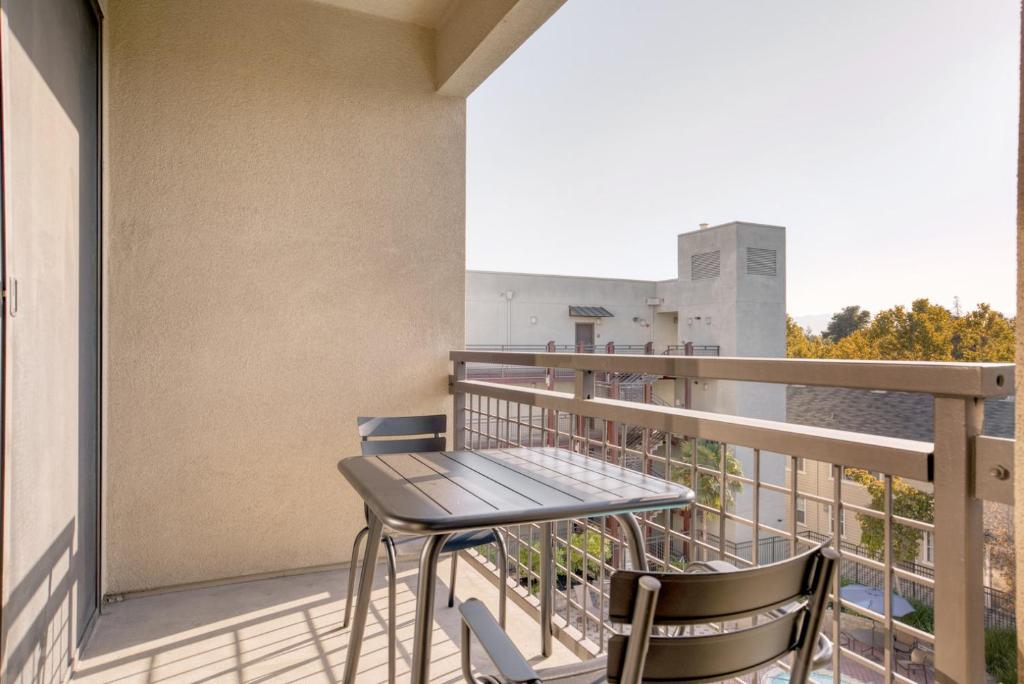 San Jose 1br w wd gym pool nr Caltrain SFO-1154 photo 4