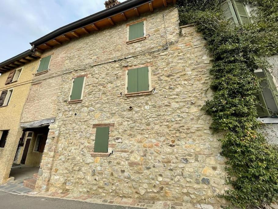 Alloggio con camino nel borgo del castello photo 3