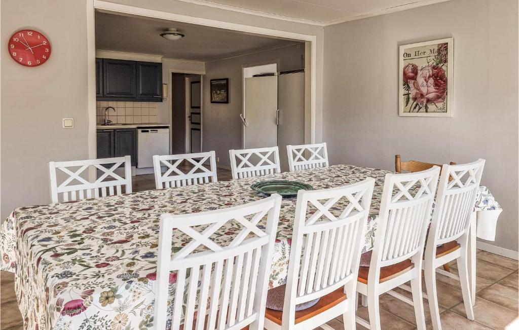 Beautiful Home In Lngekrr With 5 Bedrooms photo 2