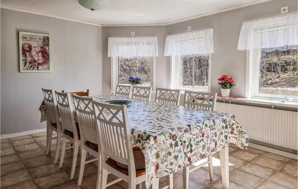 Beautiful Home In Lngekrr With 5 Bedrooms photo 4