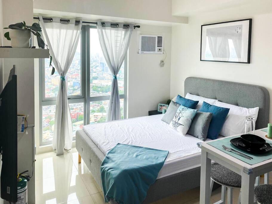 Modern and homely Condo in Shaw Boulevard photo 1