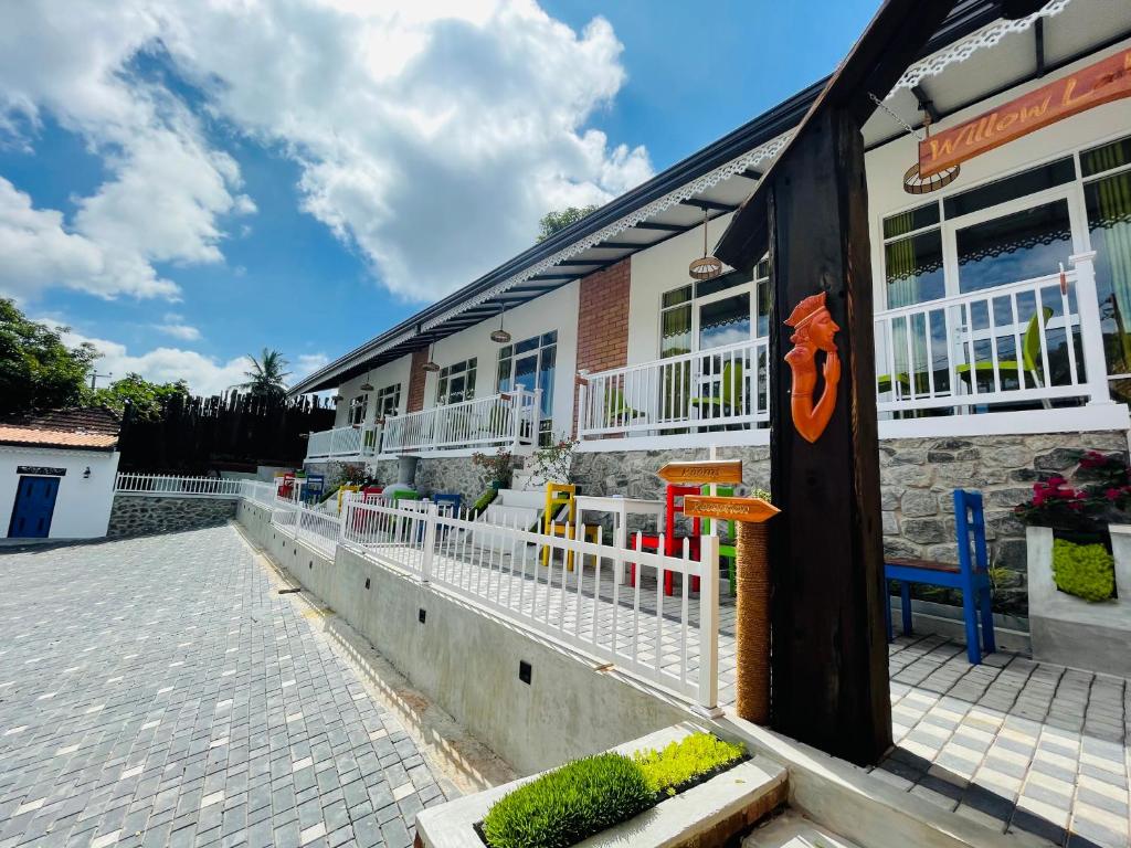 Hotel willow lake photo 1