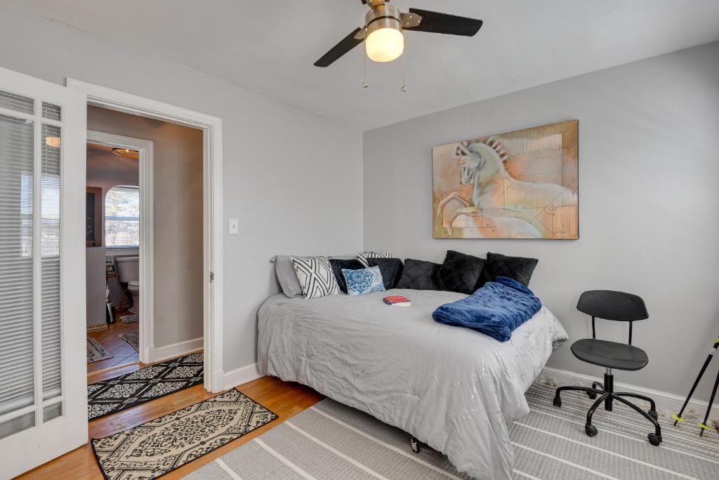 WFH-Friendly Vacation Rental in DC! - Tap to explore photos