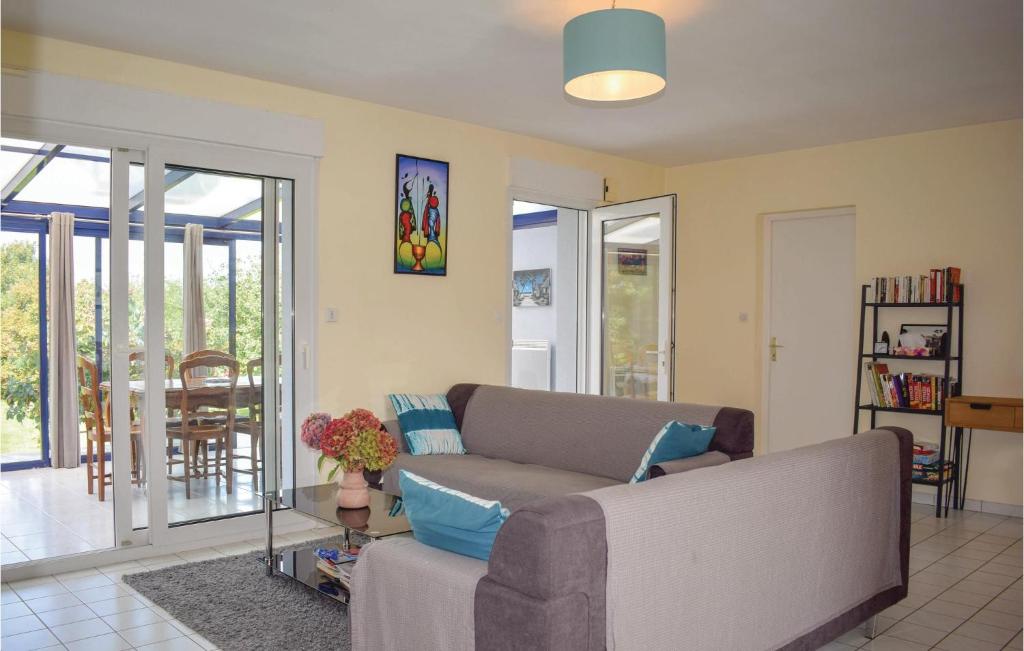 Awesome Home In Plouha With 4 Bedrooms And Wifi photo 4