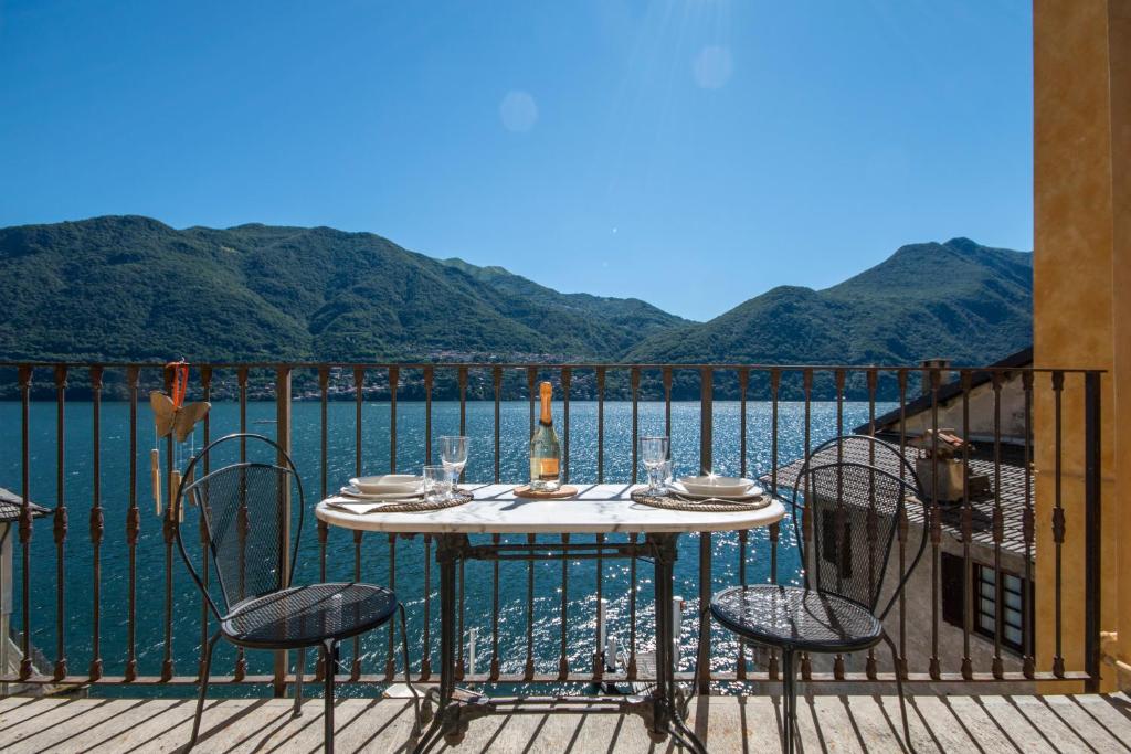 Rustic Suites At The Pier of Brienno - The House Of Travelers
