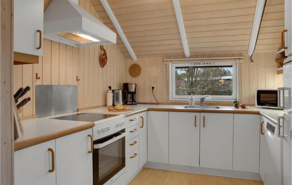 Beautiful Home In Gedser With Sauna, Wifi And 3 Bedrooms photo 4