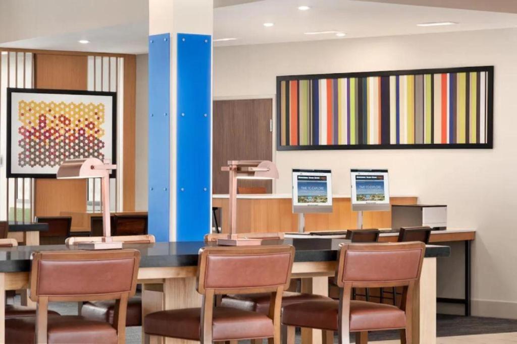 Holiday Inn Express & Suites Austin North - Pflugerville, an IHG Hotel photo 3