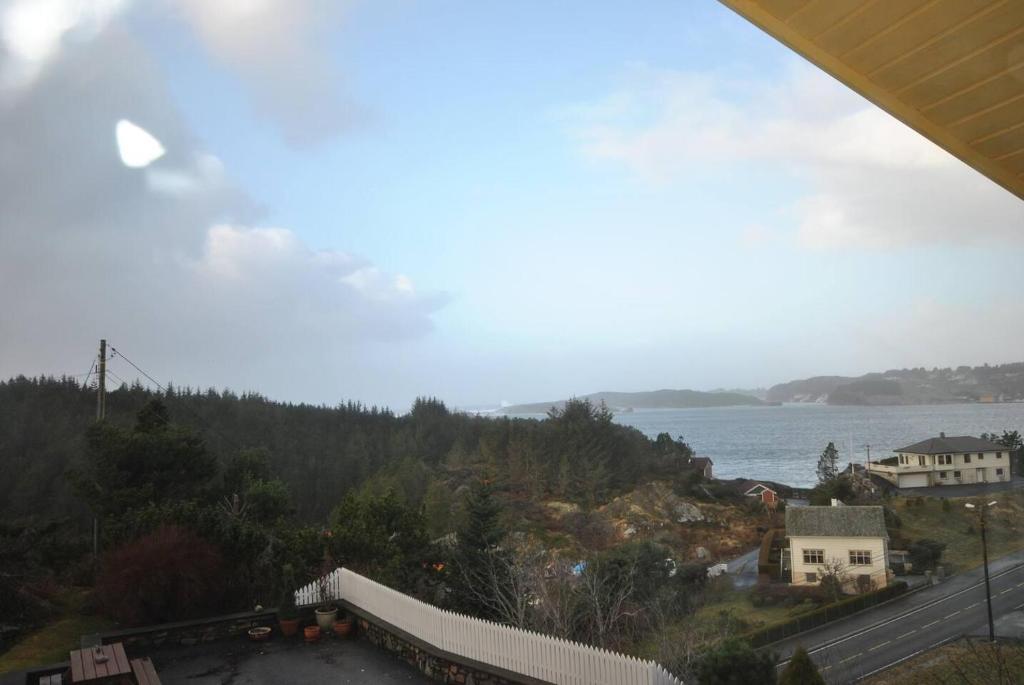 Remarkable 2-Bed Apartment in Steinsland photo 4
