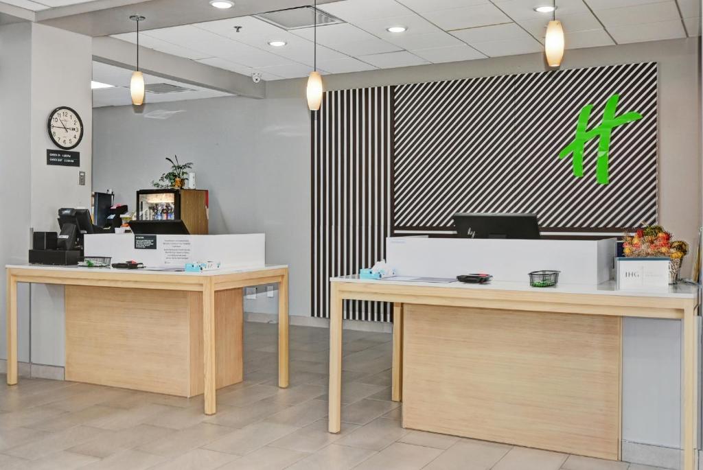 Holiday Inn Piscataway Somerset, an IHG Hotel image
