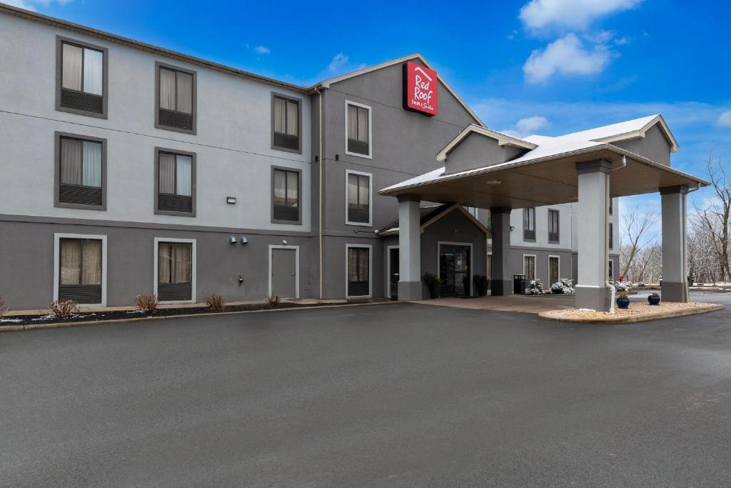 Red Roof Inn & Suites Bloomsburg – Mifflinville image