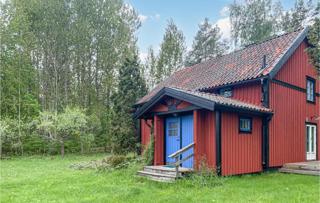 Awesome Home In Grisslehamn With Sauna And 4 Bedrooms