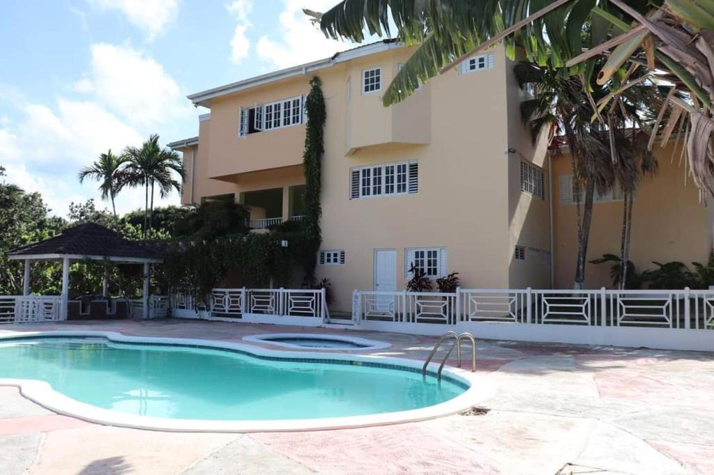 CCBS Paradise Jamaica photo 3