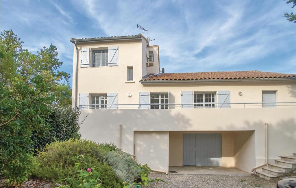 Awesome Home In Thzan-ls-bziers With 5 Bedrooms, Wifi And Outdoor Swimming Pool photo 2