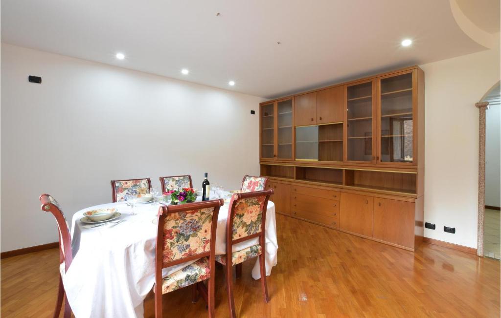 Awesome Apartment In Omegna With Wifi And 2 Bedrooms photo 1