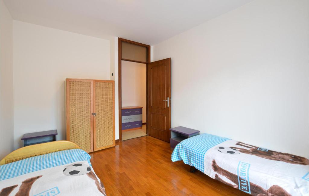 Awesome Apartment In Omegna With Wifi And 2 Bedrooms photo 2