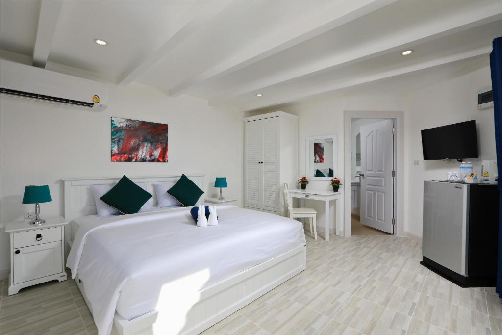 Kata White Villas photo 3
