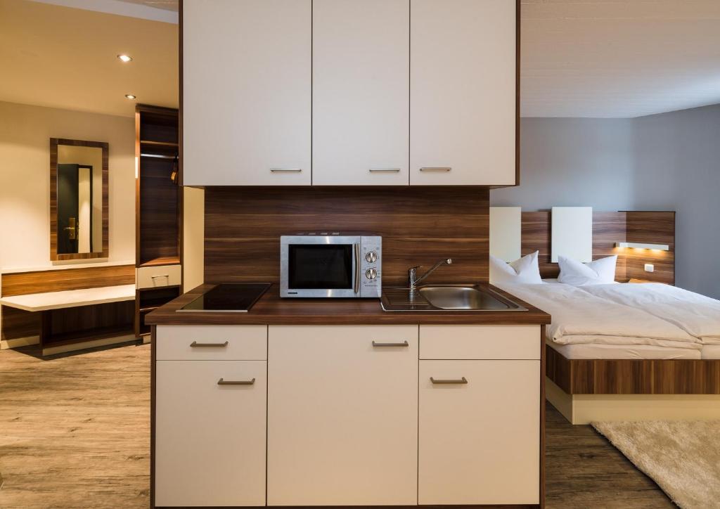 Двухместный (Улучшенный двухместный номер с 1 кроватью), Central Hotel-Apart München