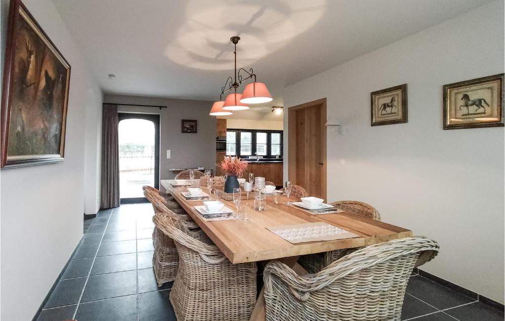 Stunning Home In Knesselare With Wifi And 3 Bedrooms photo 2
