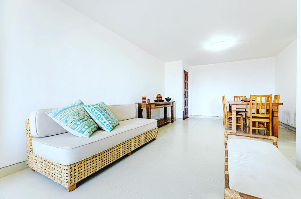 Excelente apartamento no melhor point de Itaúna a 150 m da praia photo 1