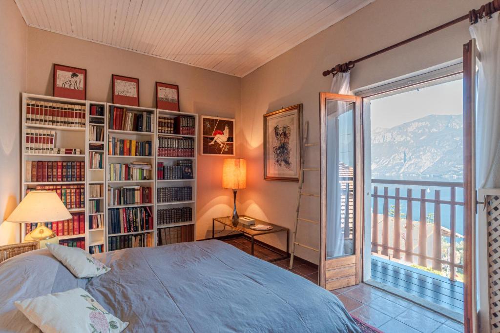 Limonta Lake View Villa with Terrace photo 3