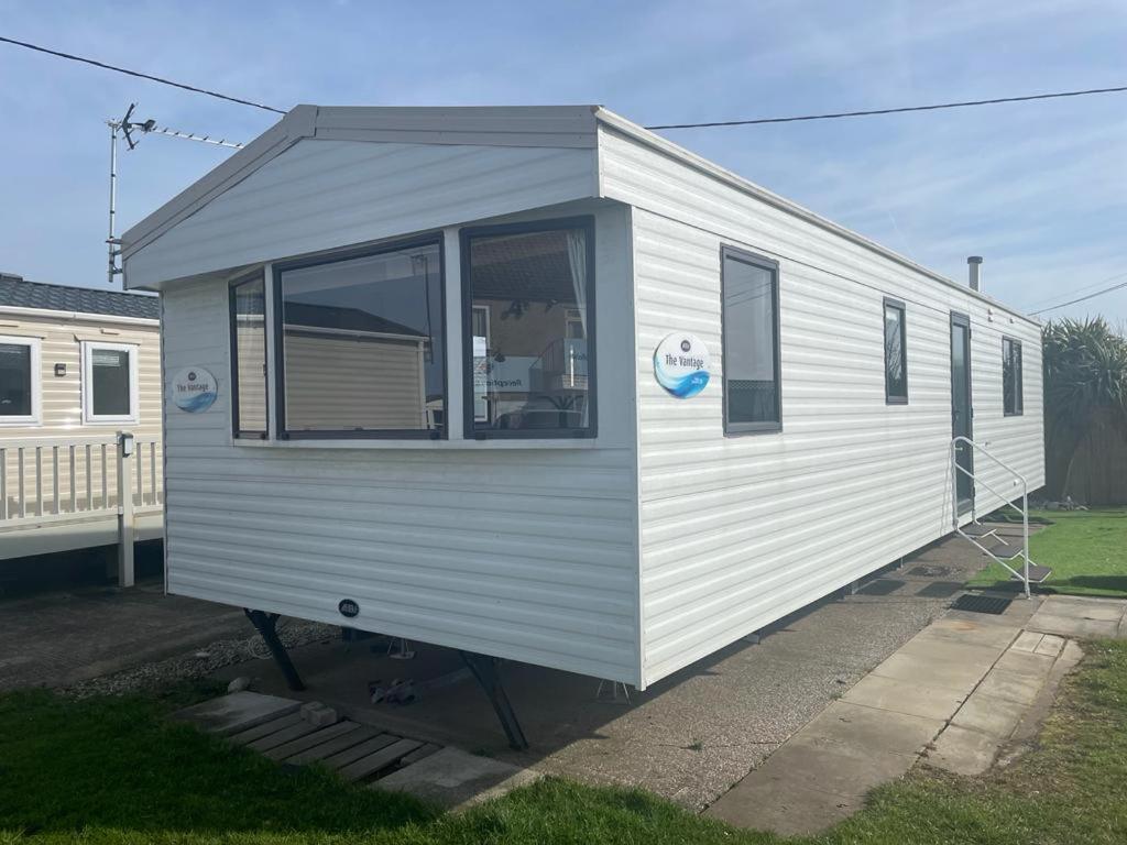 No. 1 Family Caravan at Golden Gate Holiday Centre, Sleeps 6 photo 1