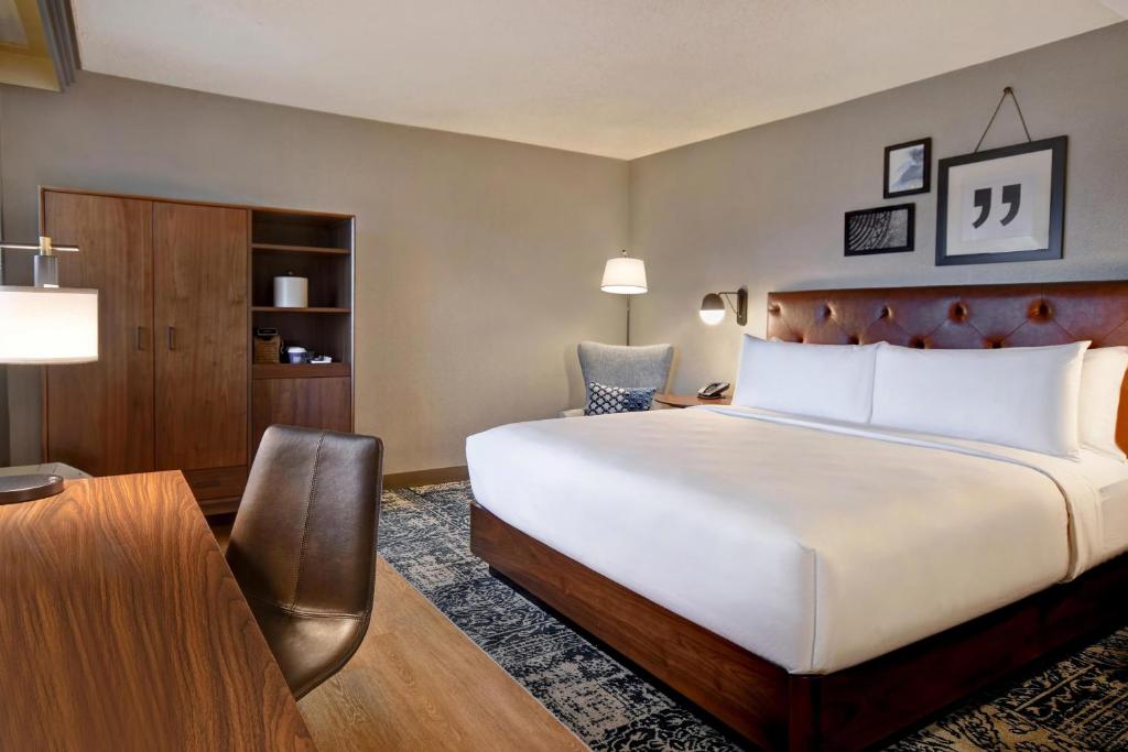 Four Points by Sheraton Boston Newton image