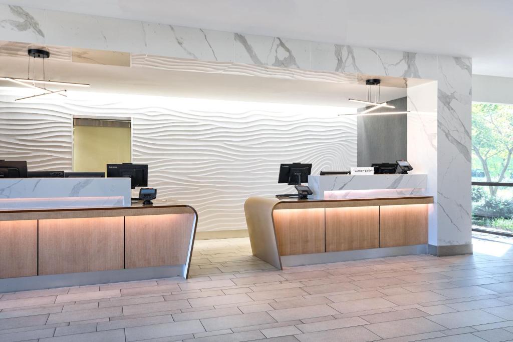 Washington Dulles Airport Marriott photo 2