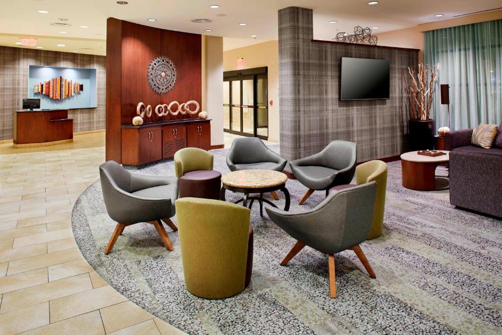 Courtyard by Marriott Hamilton image