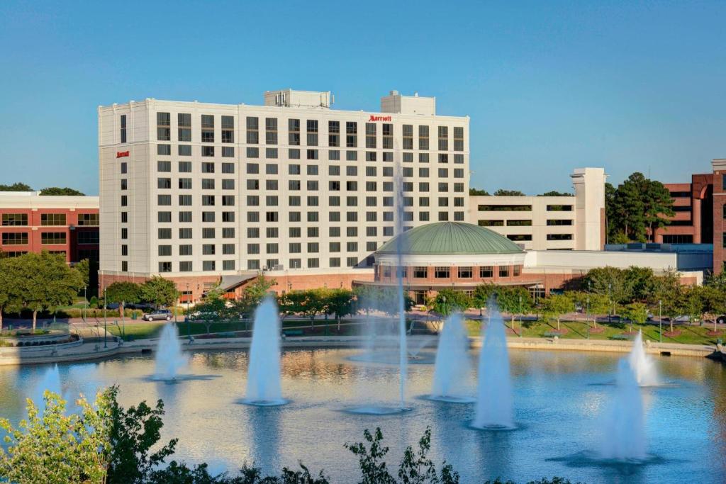 Newport News Marriott at City Center photo 1