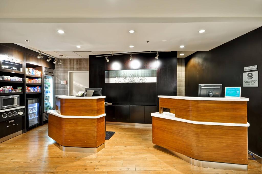Courtyard by Marriott Jacksonville Airport/ Northeast photo 3