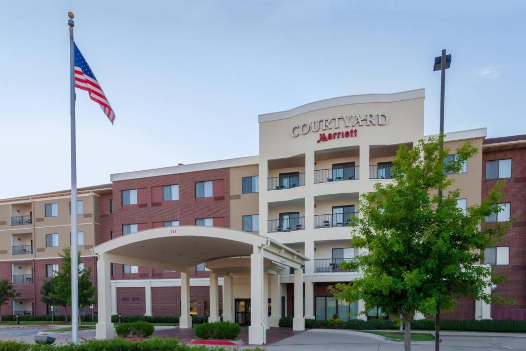 Courtyard by Marriott Dallas Arlington South photo 3
