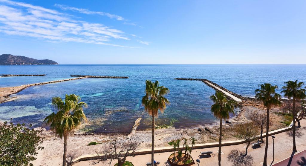 Apartamento Torre Bona - Seafront, 10 meters from the beach! photo 4