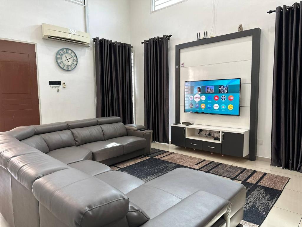 Bandar Melaka Family Bungalow Private Pool BBQ WiFi Netflix photo 3