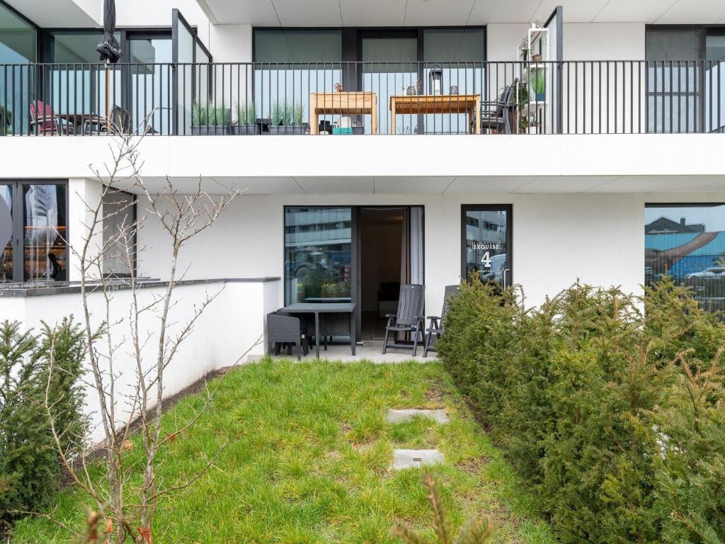 Appealing apartment in Blankenberge with terrace photo 3